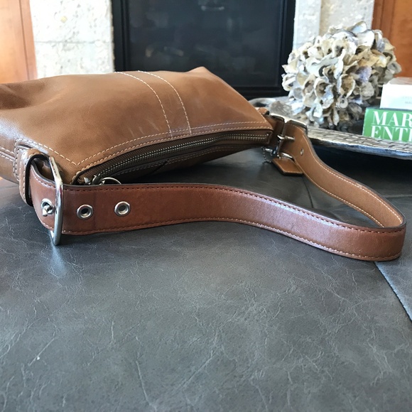 VINTAGE COACH TAN BAGUETTE BAG - Picture 7 of 16